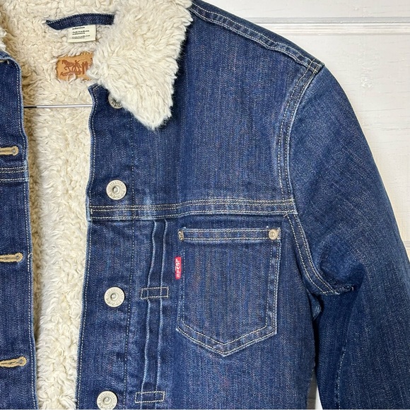 Levi's Women’s Original Sherpa Trucker Jacket Denim Size Medium - Picture 3 of 14